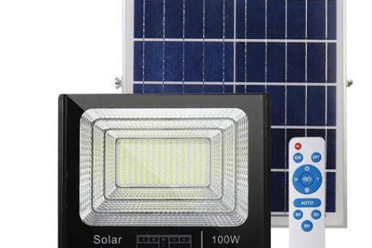 ĐÈN PHA NĂNG LƯỢNG MẶT TRỜI BLUETECH NT-SF200 (200W) – SÁNG MẠNH CHO SÂN BÃI, XƯỞNG NHỎ