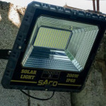 ĐÈN PHA NĂNG LƯỢNG MẶT TRỜI SACO 200W SA-P200C – DÒNG PHỔ THÔNG CHỦ LỰC, CHUẨN CHỐNG NƯỚC IP68 - ảnh 1