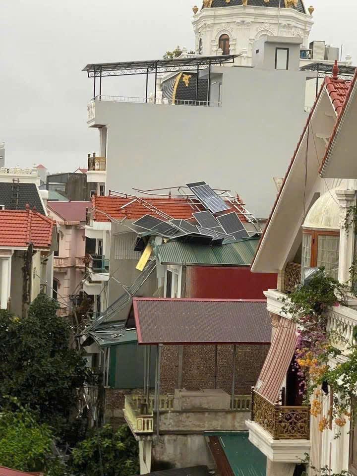 MÙA MƯA – NỖI LO CỦA CHỦ NHÀ SỞ HỮU ĐIỆN MẶT TRỜI