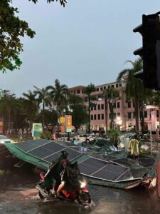 MÙA MƯA – NỖI LO CỦA CHỦ NHÀ SỞ HỮU ĐIỆN MẶT TRỜI 