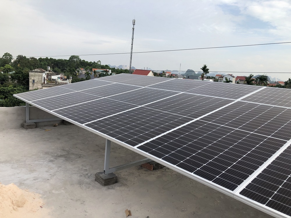 Tam-pin-nang-luong-mat-troi-co-ben-khong Tấm pin NLMT bảo hành 12 năm