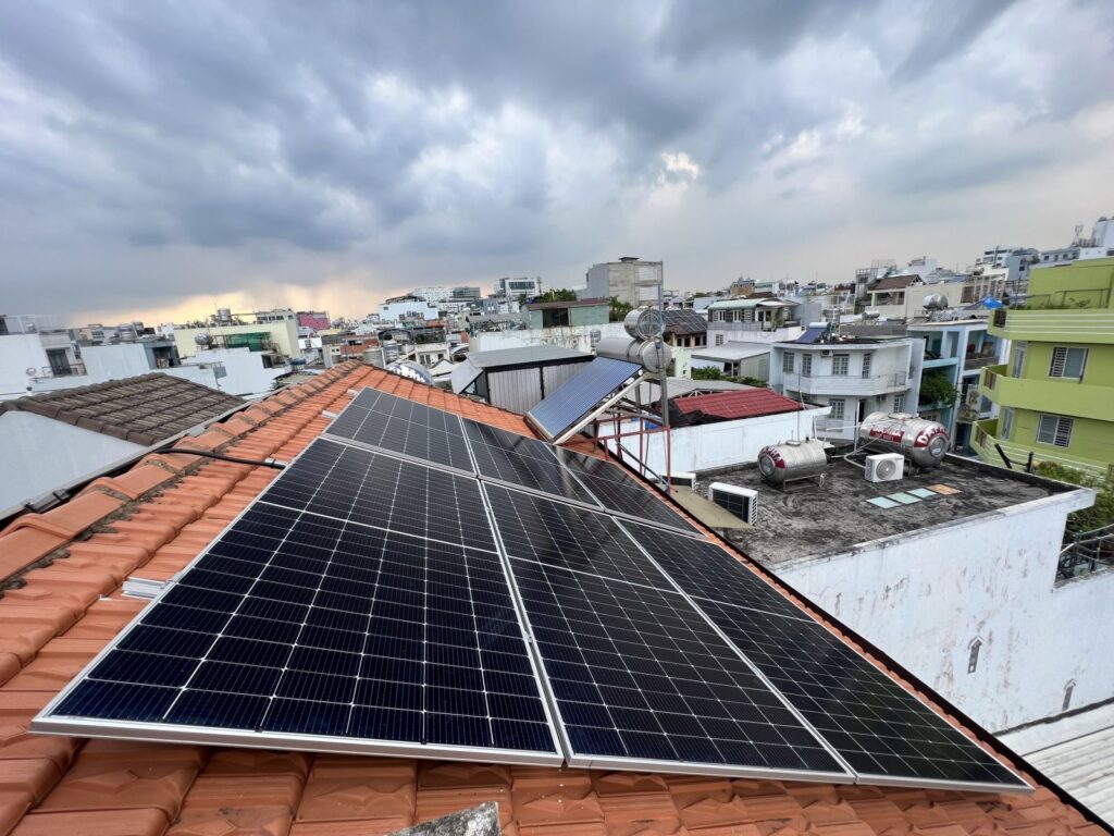 lap-dat-tam-pin-nang-luong-mat-troi-mai-ngoi(1)